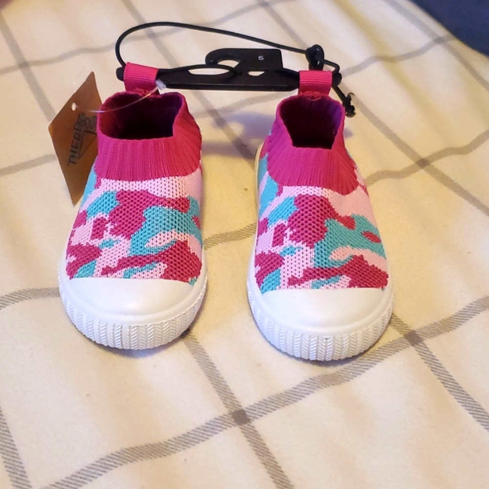 Thereabouts pink camo slip on shoes